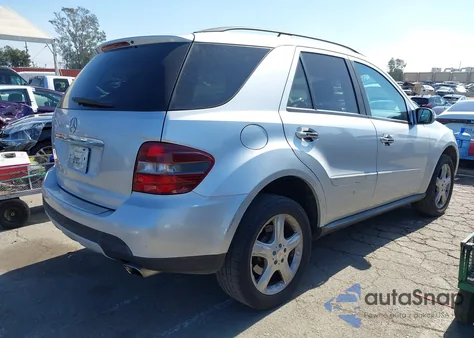 2008 Mercedes-Benz Ml 350 4Matic z USA, uszkodzony, nr VIN 4JGBB86EX8A343212